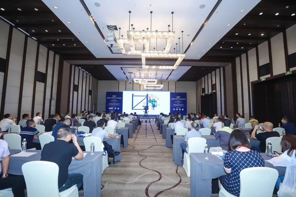 【新聞聚焦】祝賀我司在全國基建物資租賃承包行業(yè)年會中榮獲多項(xiàng)大獎